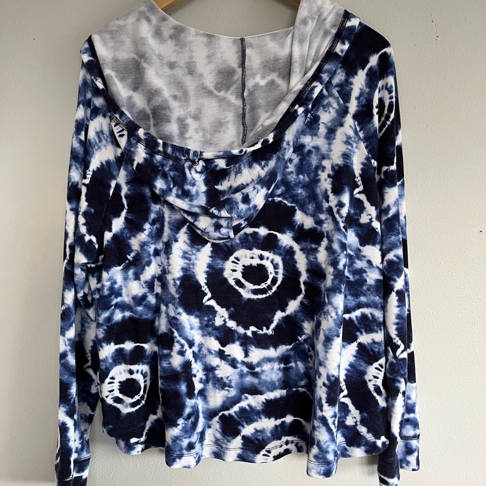 Koolaburra Blue Tie-Dye Hoodie - Picture 2 of 8
